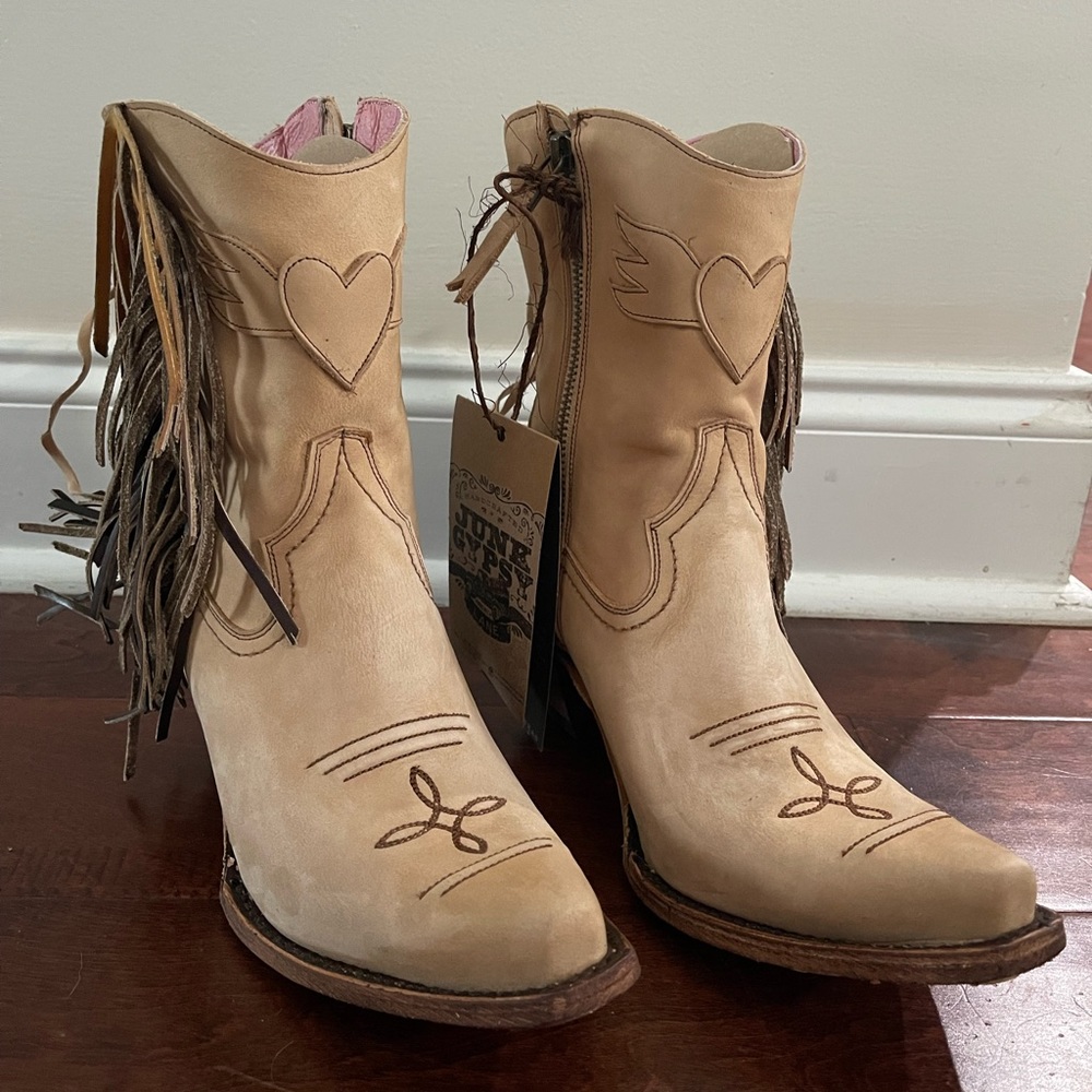 Lame Junk Gypsy The Spirit Animal boots.  Size 8.5